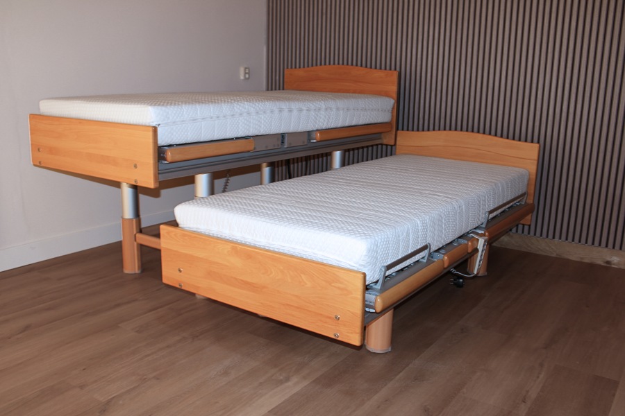 Hoog-laag bed  qqq10711072 Belletto 3080 MB Twee- persoons zorgbed uit voorraad. 2 x 90 x 200